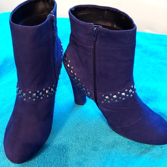 Rare Ros Hommerson Suede Studded Boots - Picture 2 of 9